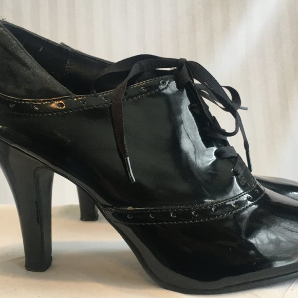 Elegant Black Women's Heels - Picture 6 of 13